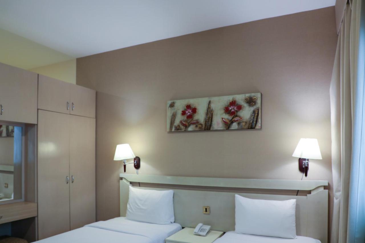 Wescott Pearl Hotel Apartments Дубай Екстер'єр фото