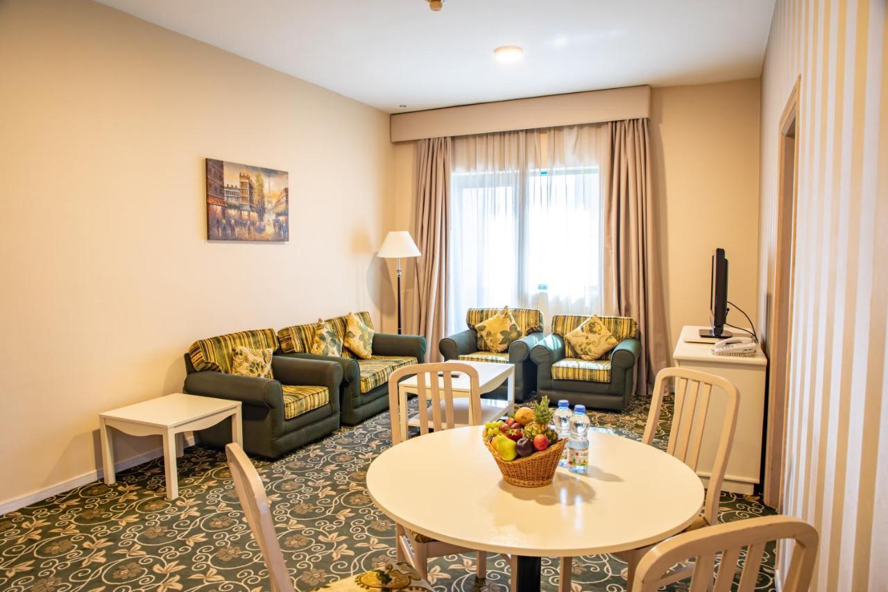 Wescott Pearl Hotel Apartments Дубай Екстер'єр фото