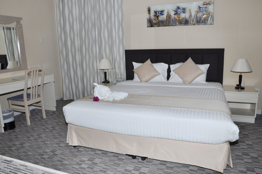 Wescott Pearl Hotel Apartments Дубай Екстер'єр фото